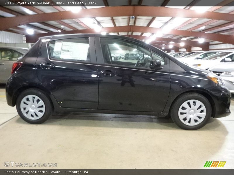 Black Sand Pearl / Black 2016 Toyota Yaris 5-Door L