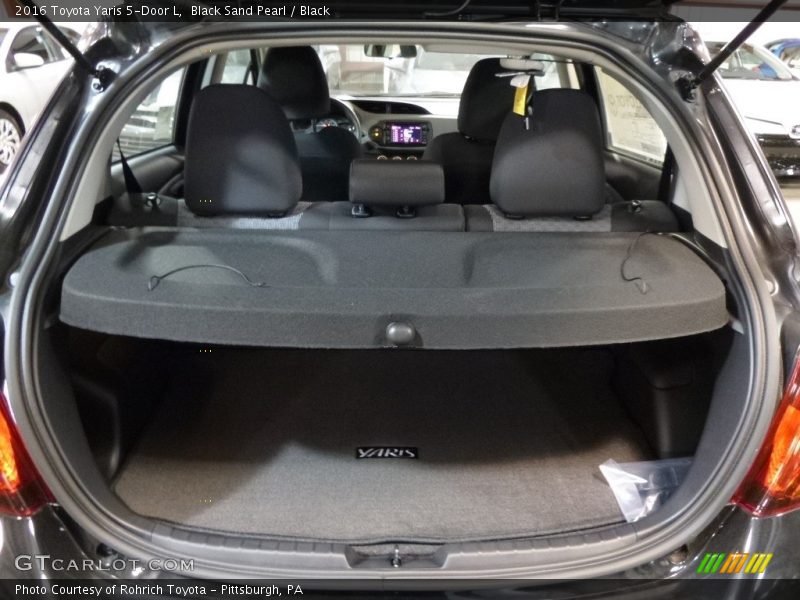 Black Sand Pearl / Black 2016 Toyota Yaris 5-Door L