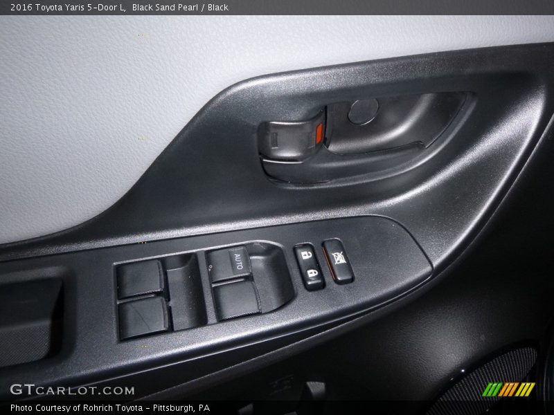 Black Sand Pearl / Black 2016 Toyota Yaris 5-Door L