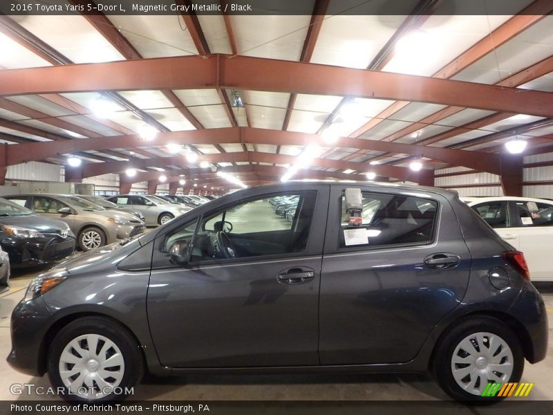 Magnetic Gray Metallic / Black 2016 Toyota Yaris 5-Door L