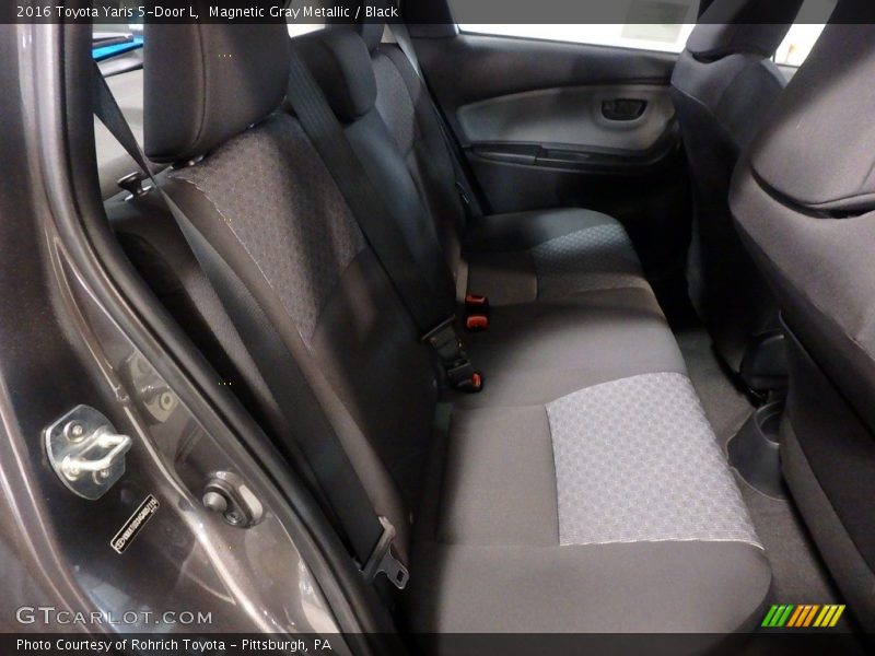 Magnetic Gray Metallic / Black 2016 Toyota Yaris 5-Door L