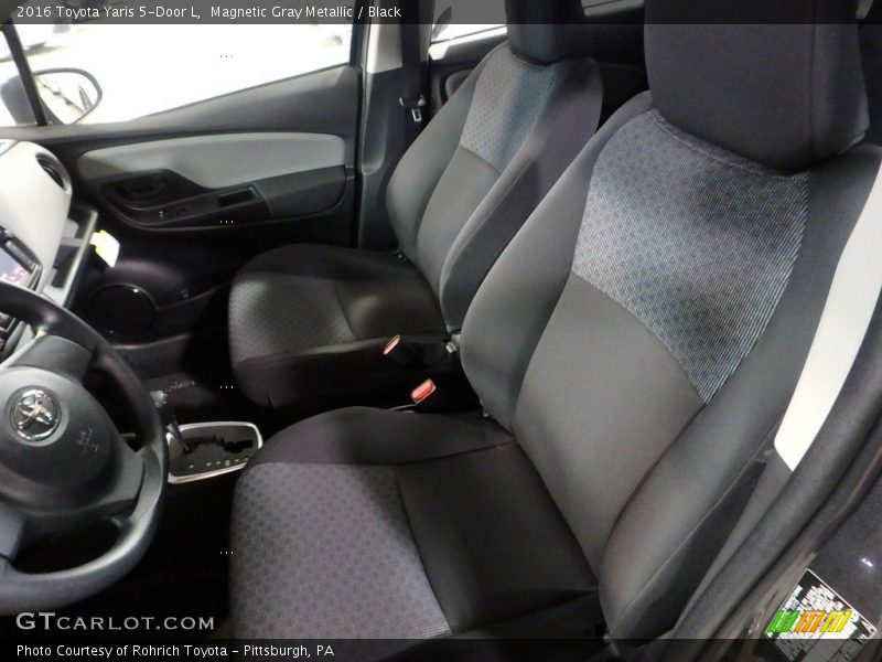 Magnetic Gray Metallic / Black 2016 Toyota Yaris 5-Door L