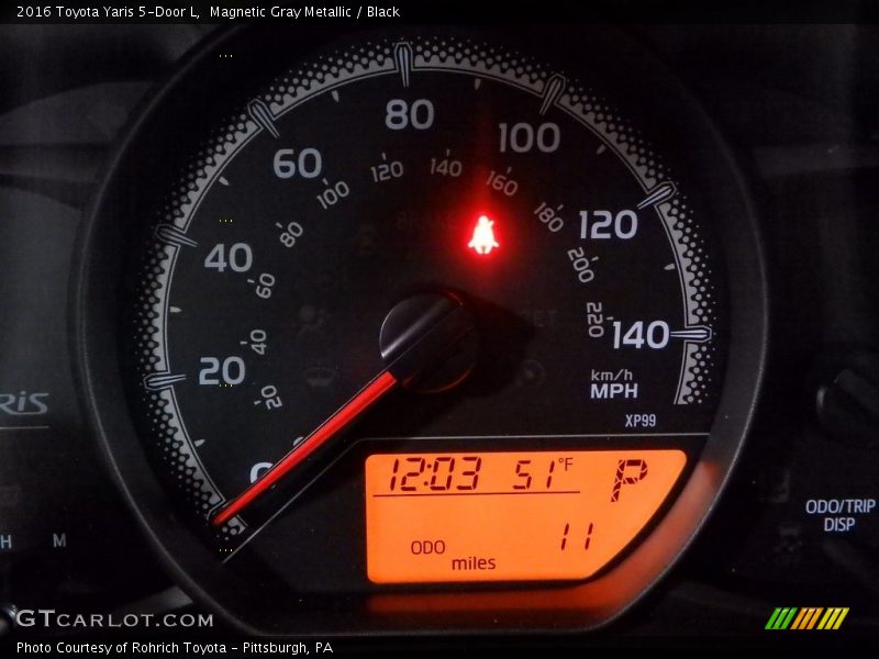 Magnetic Gray Metallic / Black 2016 Toyota Yaris 5-Door L