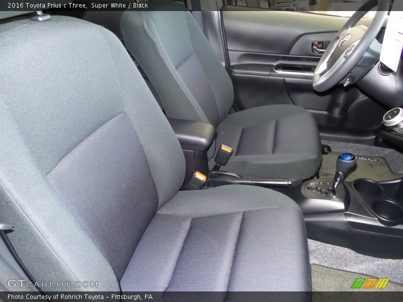 Super White / Black 2016 Toyota Prius c Three