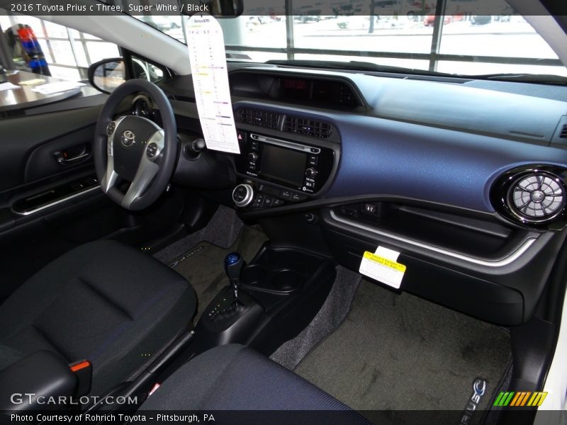 Super White / Black 2016 Toyota Prius c Three
