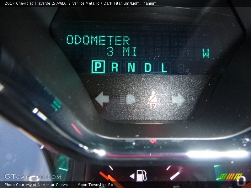Silver Ice Metallic / Dark Titanium/Light Titanium 2017 Chevrolet Traverse LS AWD