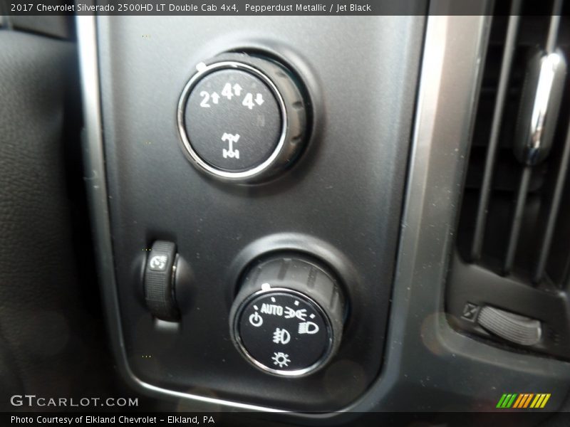 Pepperdust Metallic / Jet Black 2017 Chevrolet Silverado 2500HD LT Double Cab 4x4
