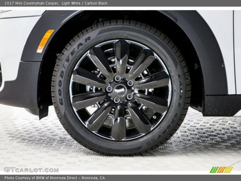 Light White / Carbon Black 2017 Mini Countryman Cooper