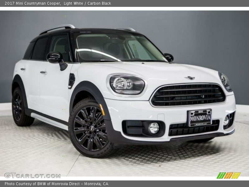 Light White / Carbon Black 2017 Mini Countryman Cooper