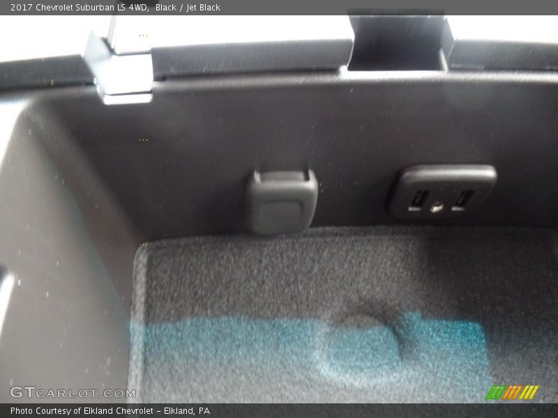 Black / Jet Black 2017 Chevrolet Suburban LS 4WD
