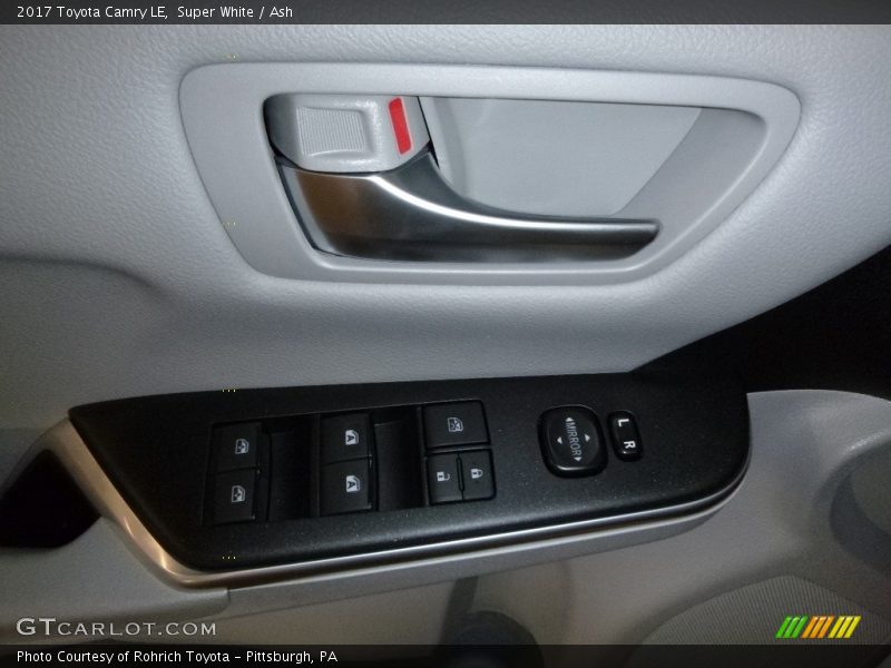 Super White / Ash 2017 Toyota Camry LE