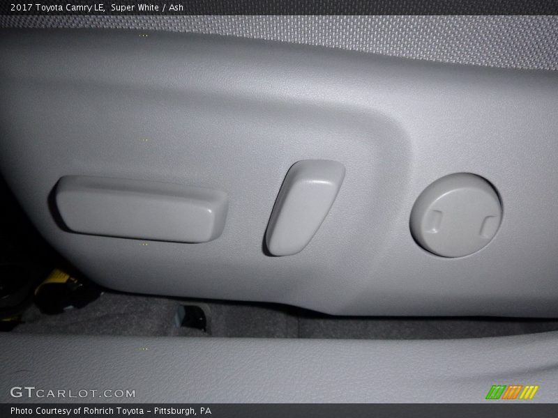 Super White / Ash 2017 Toyota Camry LE