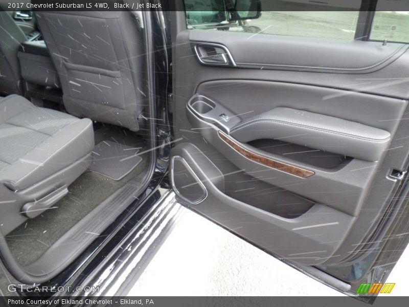 Black / Jet Black 2017 Chevrolet Suburban LS 4WD