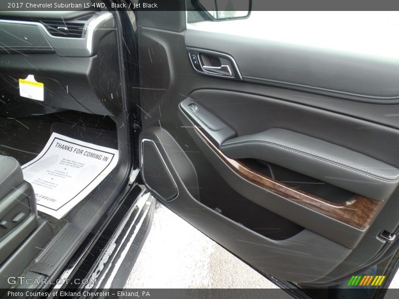 Black / Jet Black 2017 Chevrolet Suburban LS 4WD