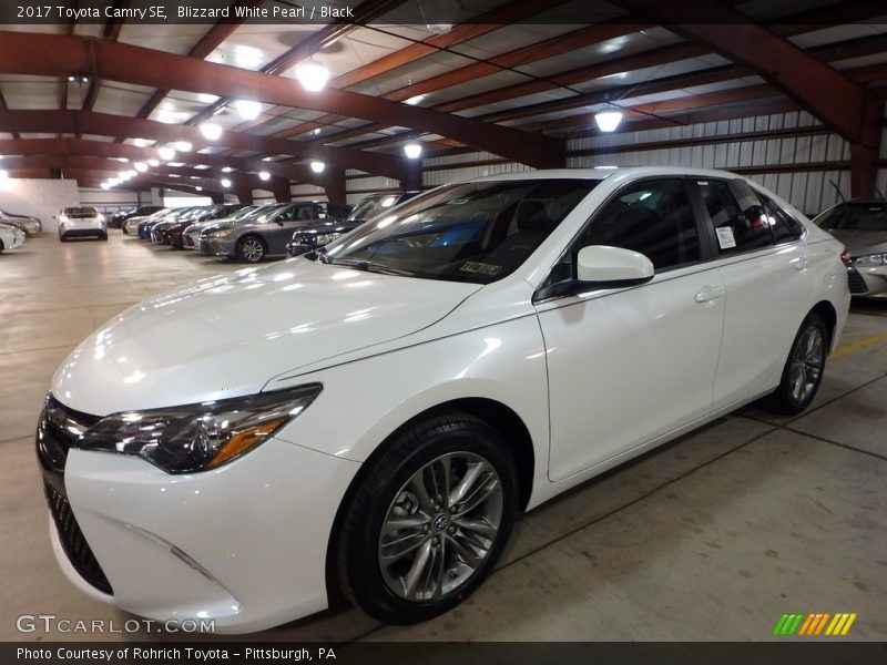 Blizzard White Pearl / Black 2017 Toyota Camry SE