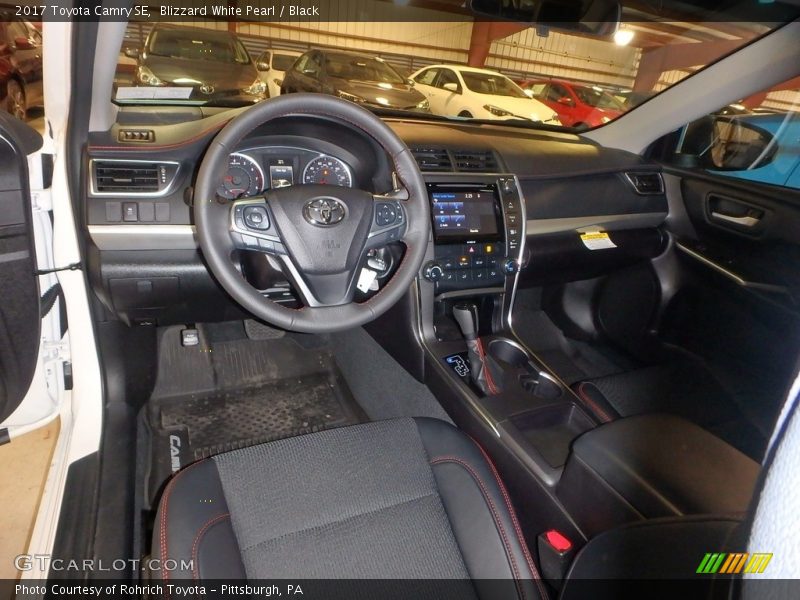 Blizzard White Pearl / Black 2017 Toyota Camry SE