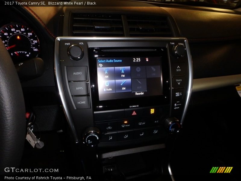 Blizzard White Pearl / Black 2017 Toyota Camry SE
