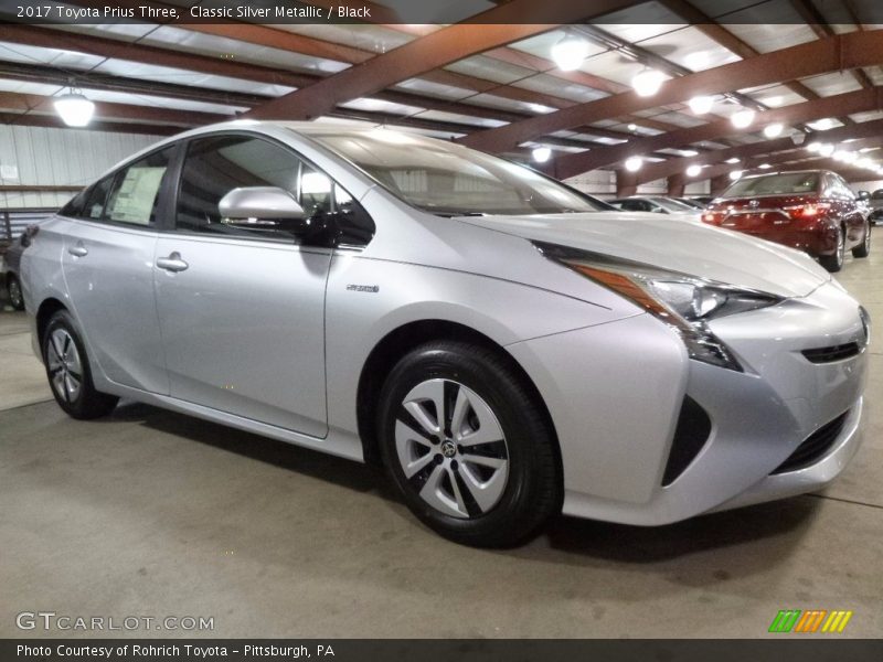 Classic Silver Metallic / Black 2017 Toyota Prius Three