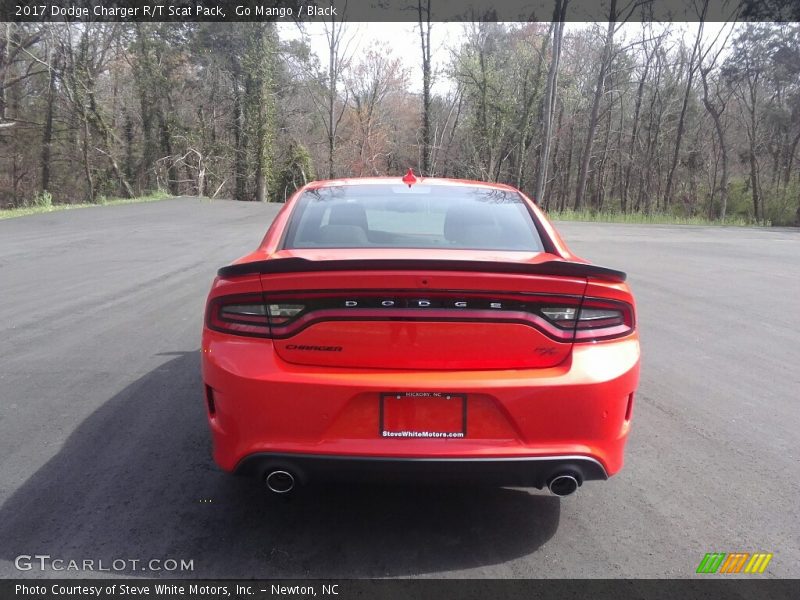 Go Mango / Black 2017 Dodge Charger R/T Scat Pack