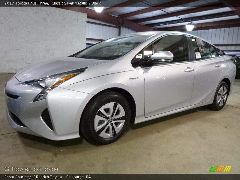 Classic Silver Metallic / Black 2017 Toyota Prius Three