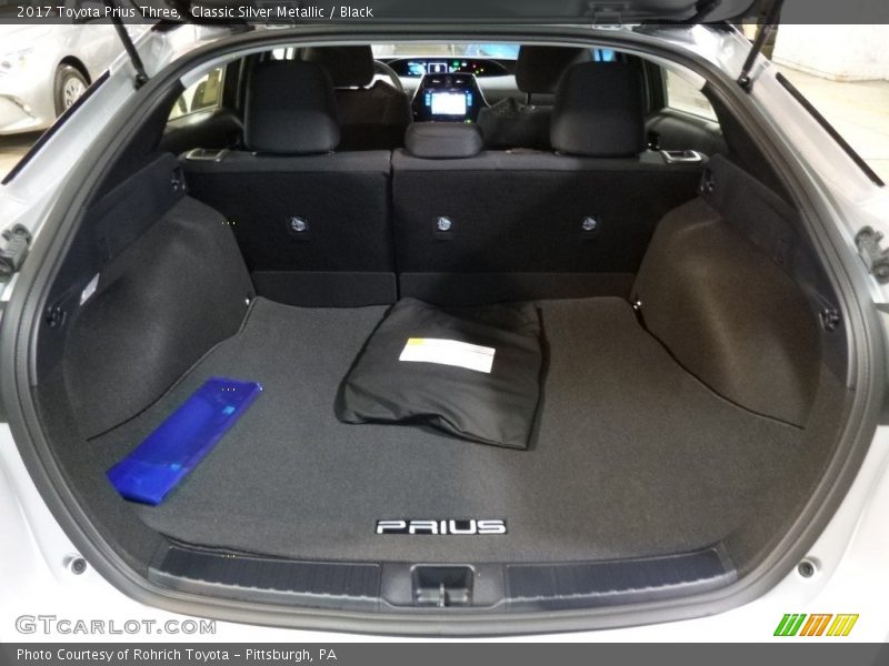 Classic Silver Metallic / Black 2017 Toyota Prius Three