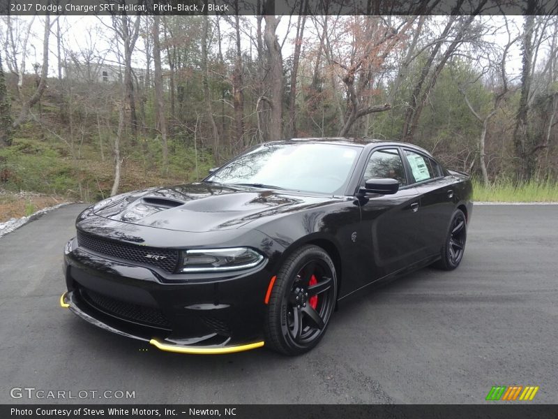 Front 3/4 View of 2017 Charger SRT Hellcat