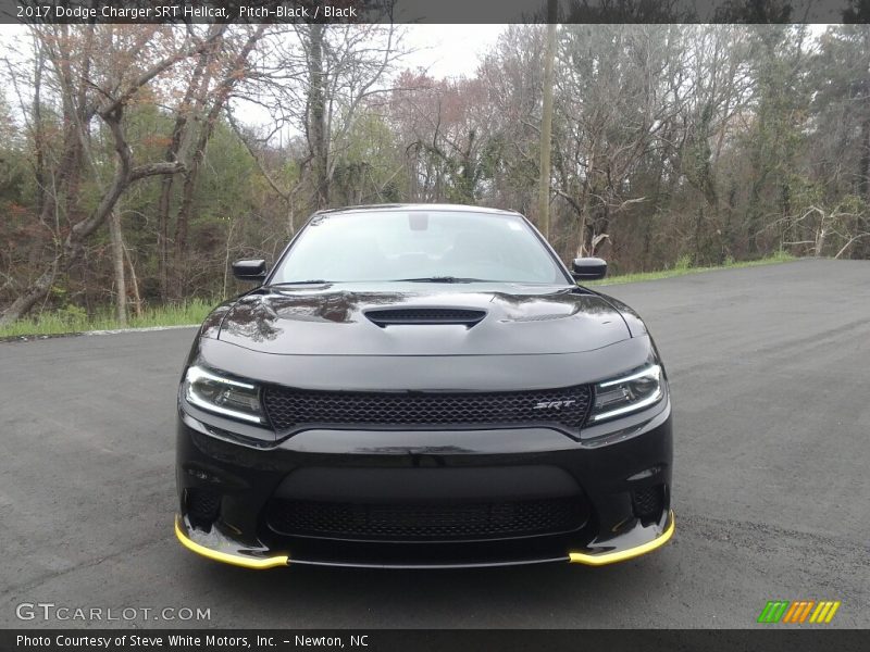 Pitch-Black / Black 2017 Dodge Charger SRT Hellcat