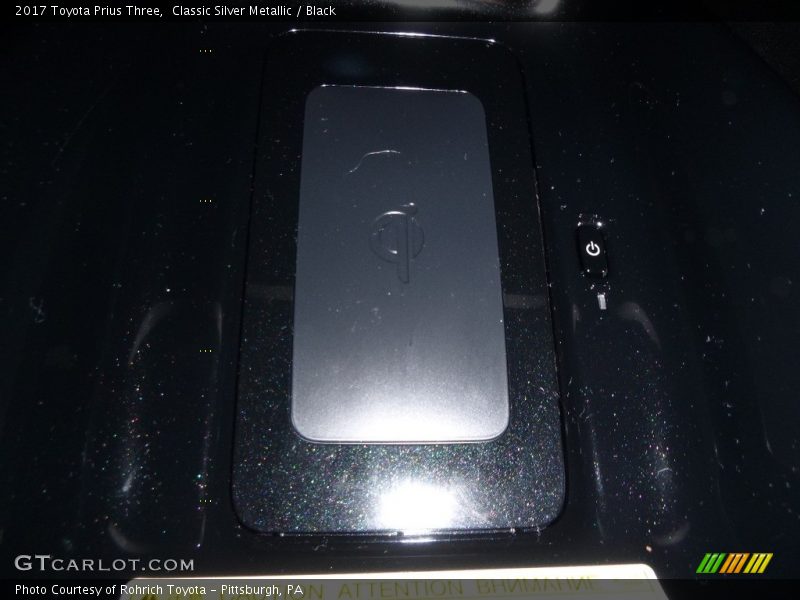 Classic Silver Metallic / Black 2017 Toyota Prius Three