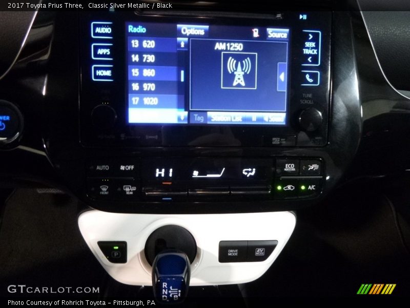 Classic Silver Metallic / Black 2017 Toyota Prius Three