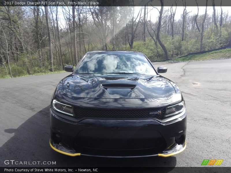 Pitch-Black / Black 2017 Dodge Charger R/T Scat Pack