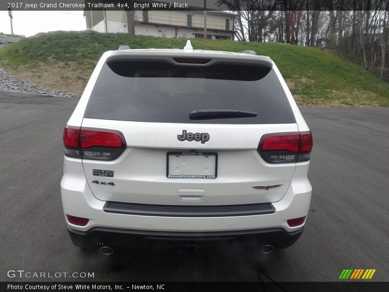 Bright White / Black 2017 Jeep Grand Cherokee Trailhawk 4x4