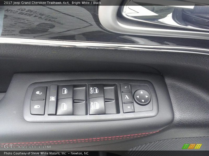 Bright White / Black 2017 Jeep Grand Cherokee Trailhawk 4x4