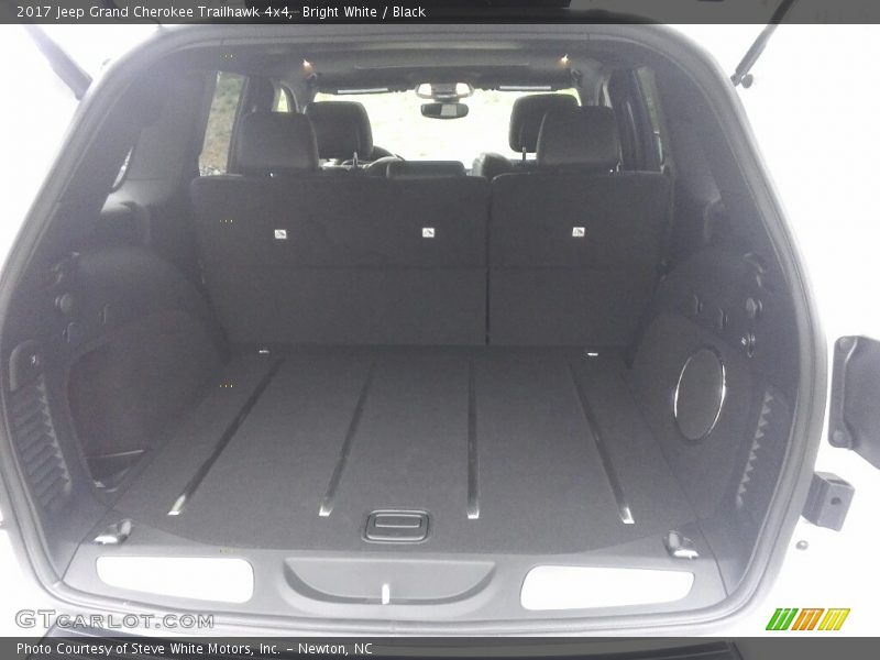 Bright White / Black 2017 Jeep Grand Cherokee Trailhawk 4x4