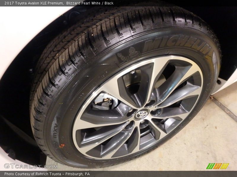 Blizzard Pearl White / Black 2017 Toyota Avalon XLE Premium