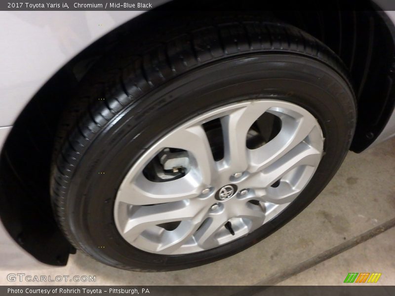 Chromium / Mid-Blue Black 2017 Toyota Yaris iA