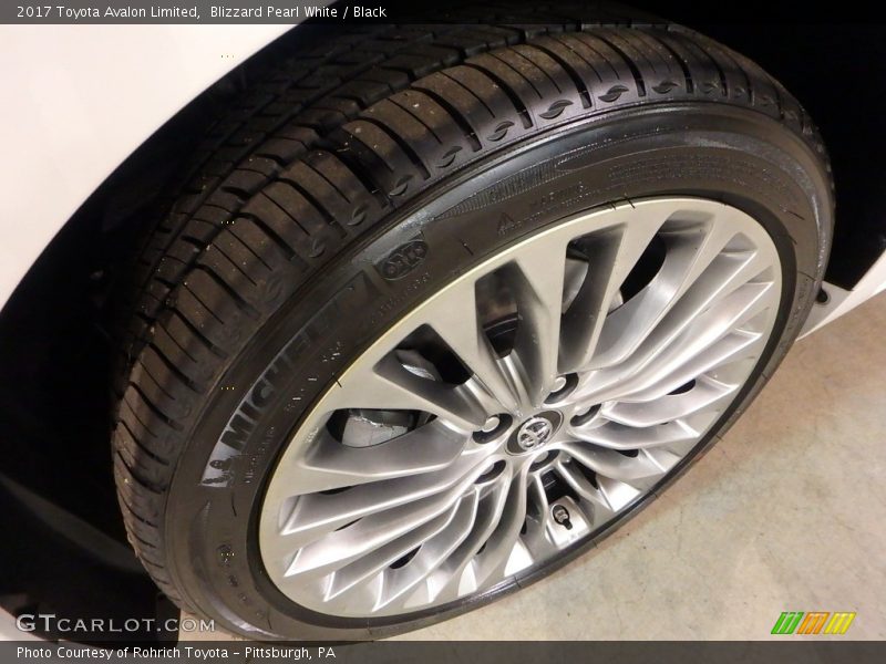 Blizzard Pearl White / Black 2017 Toyota Avalon Limited