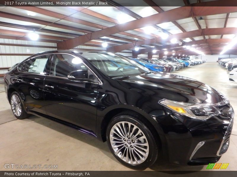 Midnight Black Metallic / Black 2017 Toyota Avalon Limited