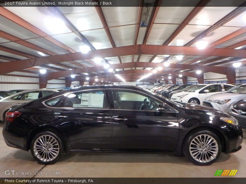 Midnight Black Metallic / Black 2017 Toyota Avalon Limited