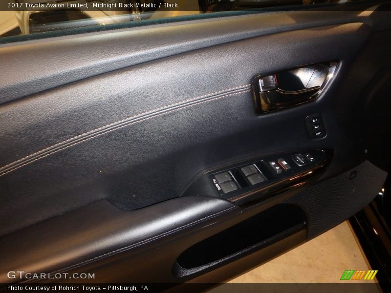 Midnight Black Metallic / Black 2017 Toyota Avalon Limited