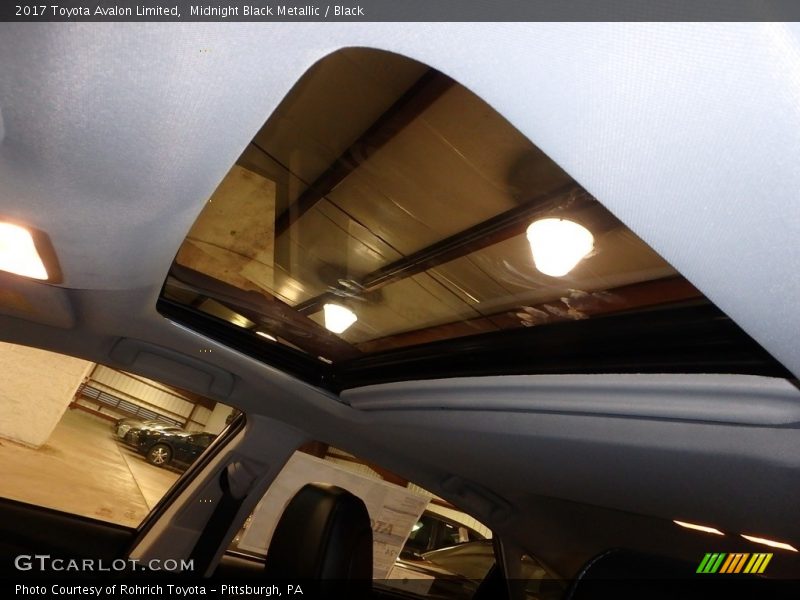 Midnight Black Metallic / Black 2017 Toyota Avalon Limited