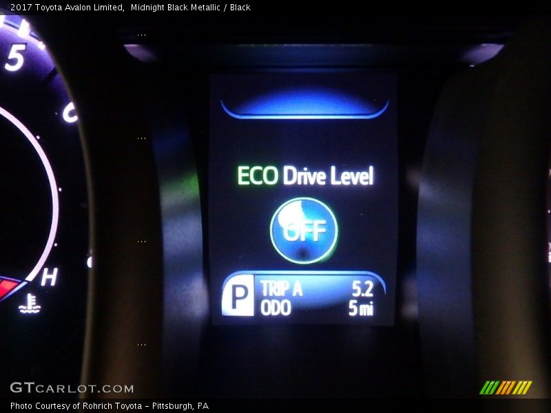 Midnight Black Metallic / Black 2017 Toyota Avalon Limited