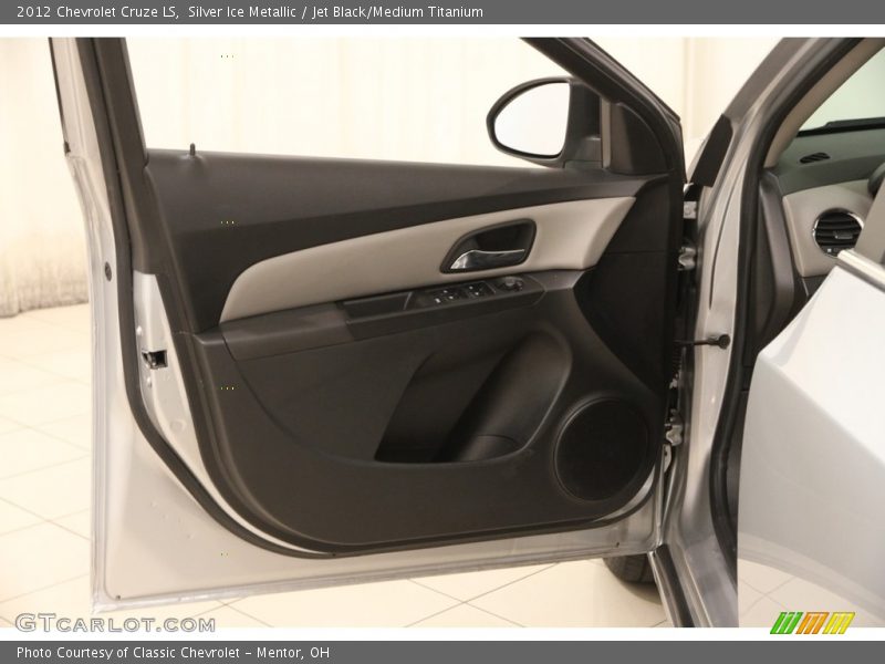 Silver Ice Metallic / Jet Black/Medium Titanium 2012 Chevrolet Cruze LS