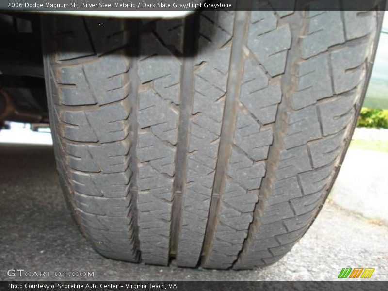 Silver Steel Metallic / Dark Slate Gray/Light Graystone 2006 Dodge Magnum SE
