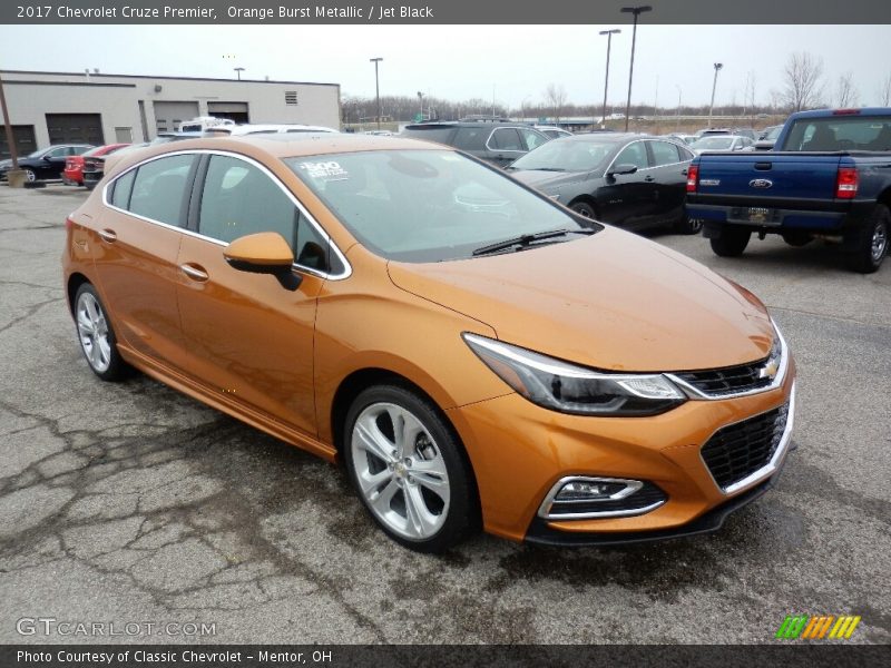 Front 3/4 View of 2017 Cruze Premier