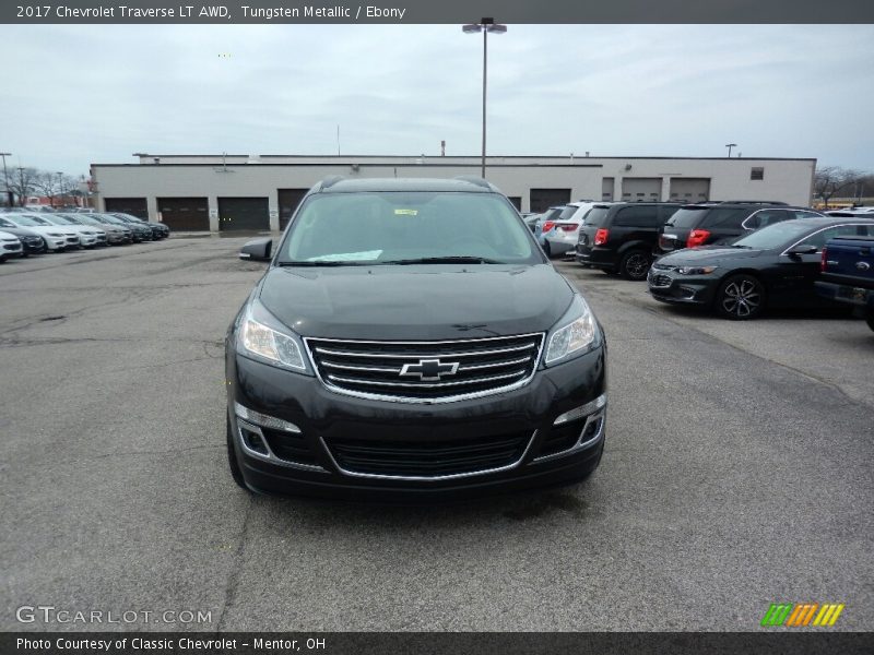 Tungsten Metallic / Ebony 2017 Chevrolet Traverse LT AWD