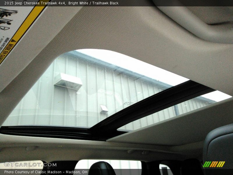 Bright White / Trailhawk Black 2015 Jeep Cherokee Trailhawk 4x4