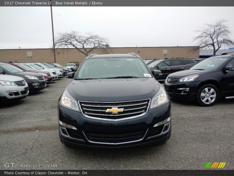 Blue Velvet Metallic / Ebony 2017 Chevrolet Traverse LT