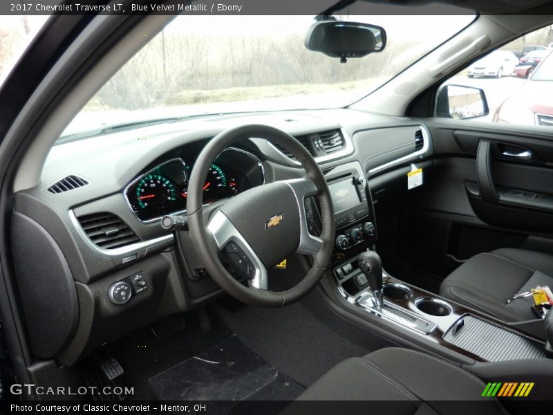 Blue Velvet Metallic / Ebony 2017 Chevrolet Traverse LT