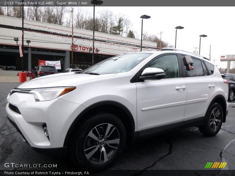 Super White / Ash 2016 Toyota RAV4 XLE AWD