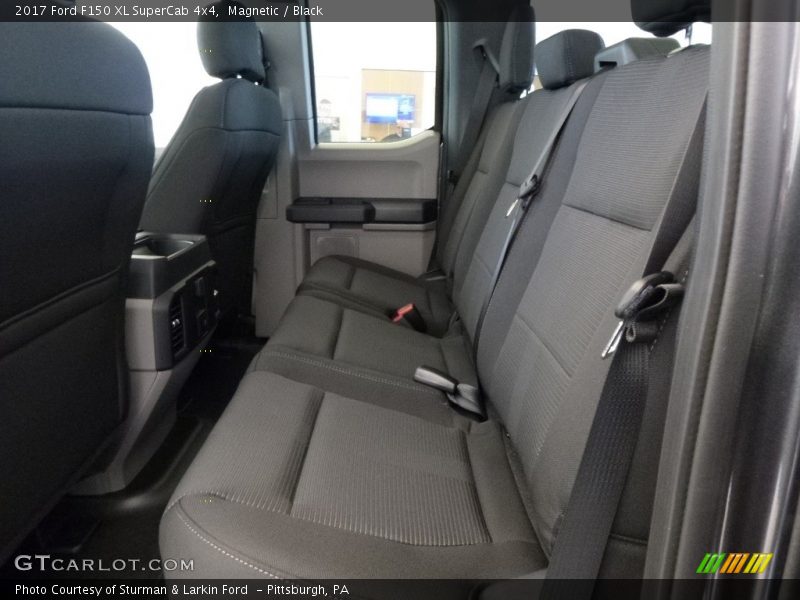 Magnetic / Black 2017 Ford F150 XL SuperCab 4x4